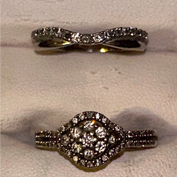 Wedding and Engagement rings. - Picture 2 of 8